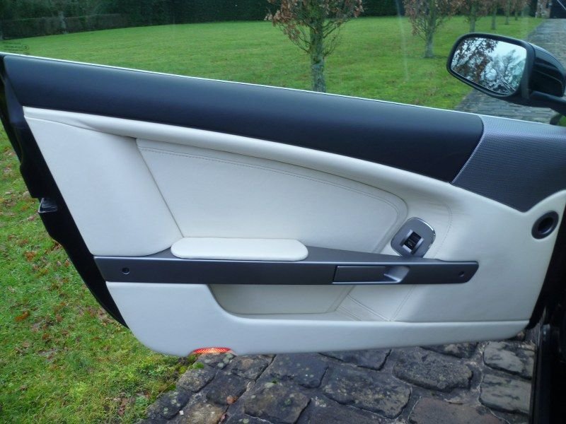 USED 2010 10 ASTON MARTIN DB9 6.0 V12 Coupe 2dr Petrol T-TronicII Euro 4 (470 bhp) 