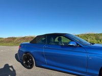 USED 2019 69 BMW 2 SERIES 2.0 220d M Sport Convertible 2dr Diesel Auto Euro 6 (s/s) (190 ps) JUST 32,000 MILES FROM NEW - M SPORT - 220D 190BHP - NAVIGATION MEDIA - HEATED LEATHER SEATS - MODERN & STYLISH