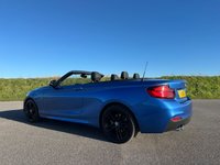 USED 2019 69 BMW 2 SERIES 2.0 220d M Sport Convertible 2dr Diesel Auto Euro 6 (s/s) (190 ps) JUST 32,000 MILES FROM NEW - M SPORT - 220D 190BHP - NAVIGATION MEDIA - HEATED LEATHER SEATS - MODERN & STYLISH