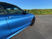 USED 2019 69 BMW 2 SERIES 2.0 220d M Sport Convertible 2dr Diesel Auto Euro 6 (s/s) (190 ps) JUST 32,000 MILES FROM NEW - M SPORT - 220D 190BHP - NAVIGATION MEDIA - HEATED LEATHER SEATS - MODERN & STYLISH