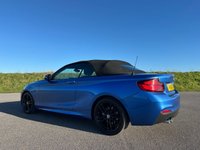USED 2019 69 BMW 2 SERIES 2.0 220d M Sport Convertible 2dr Diesel Auto Euro 6 (s/s) (190 ps) JUST 32,000 MILES FROM NEW - M SPORT - 220D 190BHP - NAVIGATION MEDIA - HEATED LEATHER SEATS - MODERN & STYLISH