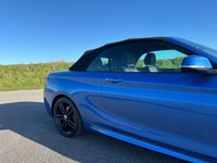 USED 2019 69 BMW 2 SERIES 2.0 220d M Sport Convertible 2dr Diesel Auto Euro 6 (s/s) (190 ps) JUST 32,000 MILES FROM NEW - M SPORT - 220D 190BHP - NAVIGATION MEDIA - HEATED LEATHER SEATS - MODERN & STYLISH