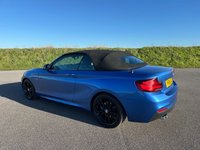 USED 2019 69 BMW 2 SERIES 2.0 220d M Sport Convertible 2dr Diesel Auto Euro 6 (s/s) (190 ps) JUST 32,000 MILES FROM NEW - M SPORT - 220D 190BHP - NAVIGATION MEDIA - HEATED LEATHER SEATS - MODERN & STYLISH