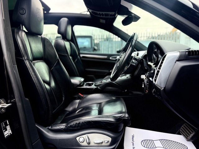 2017 PORSCHE CAYENNE 2017 3.0 V6 E-Hybrid S Platinum Edition SUV 5dr Petrol Plug-in Hybrid TiptronicS Panoramic Roof Camera Nav Steps 4WD Euro 6 (s/s) (416 ps) - Photo 8