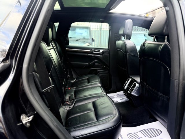 2017 PORSCHE CAYENNE 2017 3.0 V6 E-Hybrid S Platinum Edition SUV 5dr Petrol Plug-in Hybrid TiptronicS Panoramic Roof Camera Nav Steps 4WD Euro 6 (s/s) (416 ps) - Photo 10