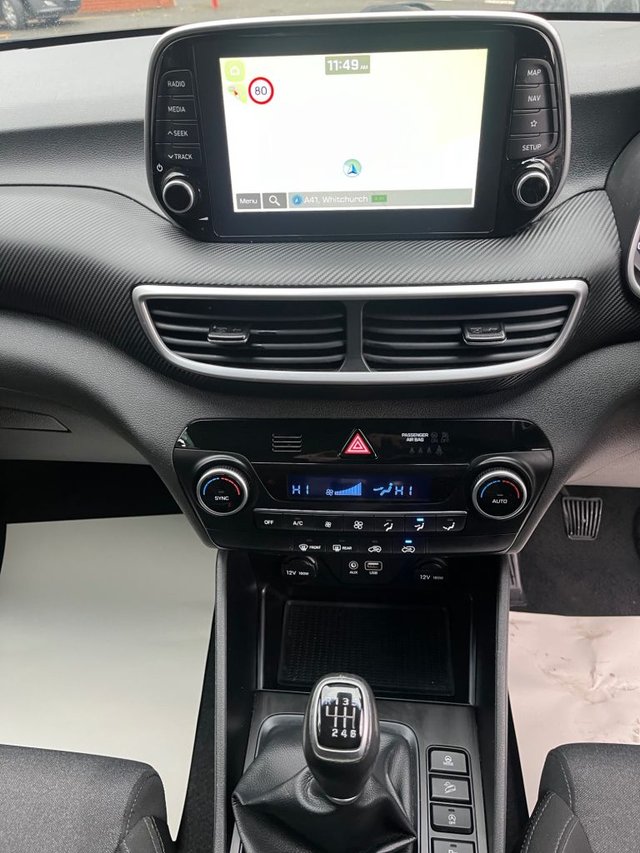 HYUNDAI TUCSON 1.6 GDi SE Nav SUV 5dr Petrol Manual Euro 6 (s/s) (132 ps) - Photo 3