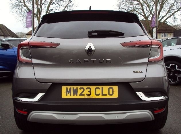 View our RENAULT CAPTUR