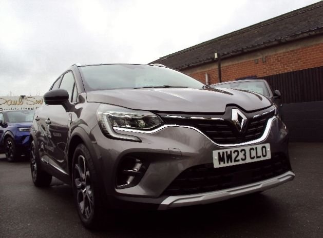 View our RENAULT CAPTUR