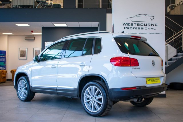 2015 65 VOLKSWAGEN TIGUAN 2.0 TDI BlueMotion Tech Match Edition SUV 5dr Diesel DSG 4WD Euro 6 (s/s) (150 ps) - Photo 11