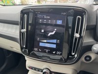 USED 2021 21 VOLVO XC40 2.0 B4 MHEV Inscription Pro SUV 5dr Petrol Hybrid Auto Euro 6 (s/s) (197 ps) Panoramic | 360 Camera | HK Sound