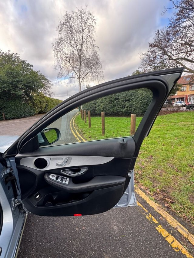 2016 Mercedes-Benz C-CLASS - Photo 12