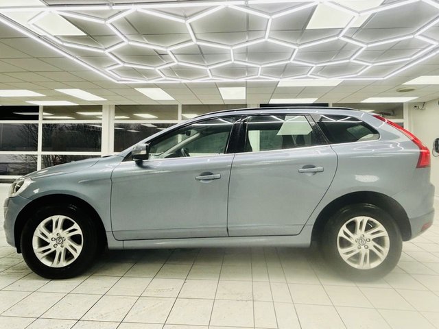 2016 VOLVO XC60 - Photo 8