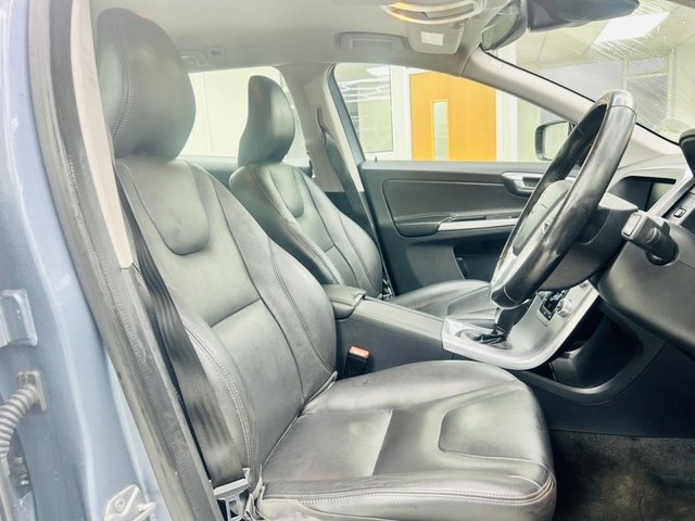 2016 VOLVO XC60 - Photo 12