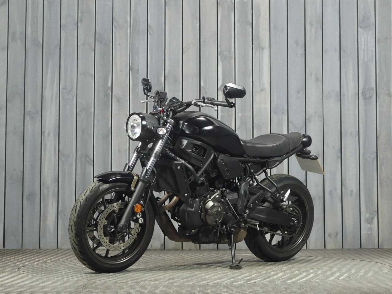 YAMAHA XSR700