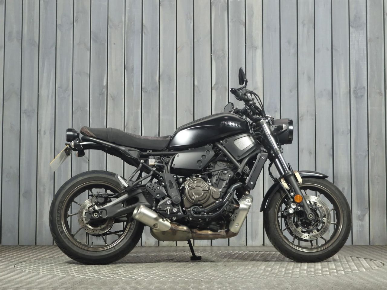 YAMAHA XSR700