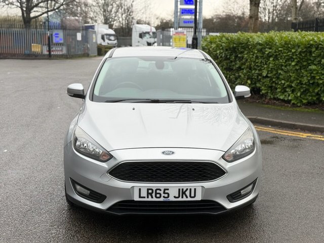 2015 Ford Focus 1L Zetec 5dr - Photo 2