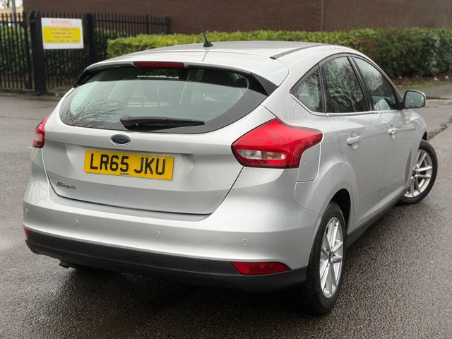 2015 Ford Focus 1L Zetec 5dr - Photo 7