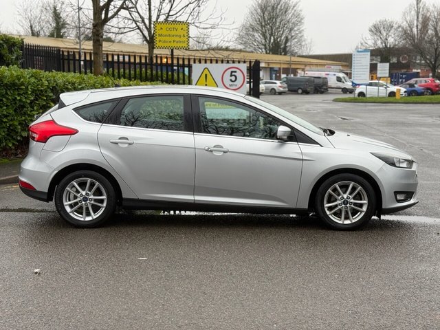 2015 Ford Focus 1L Zetec 5dr - Photo 8