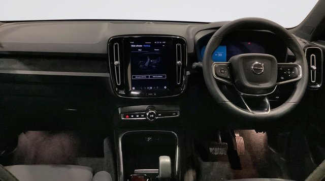 2022 Volvo Xc40 - Photo 3