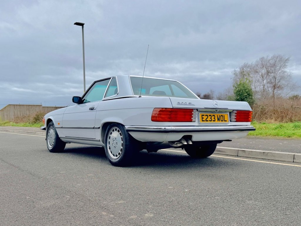 USED 1987 E MERCEDES-BENZ SL 300 R107 // 3.0L // 2d Convertible // AUTO // 188 BHP // px swap 