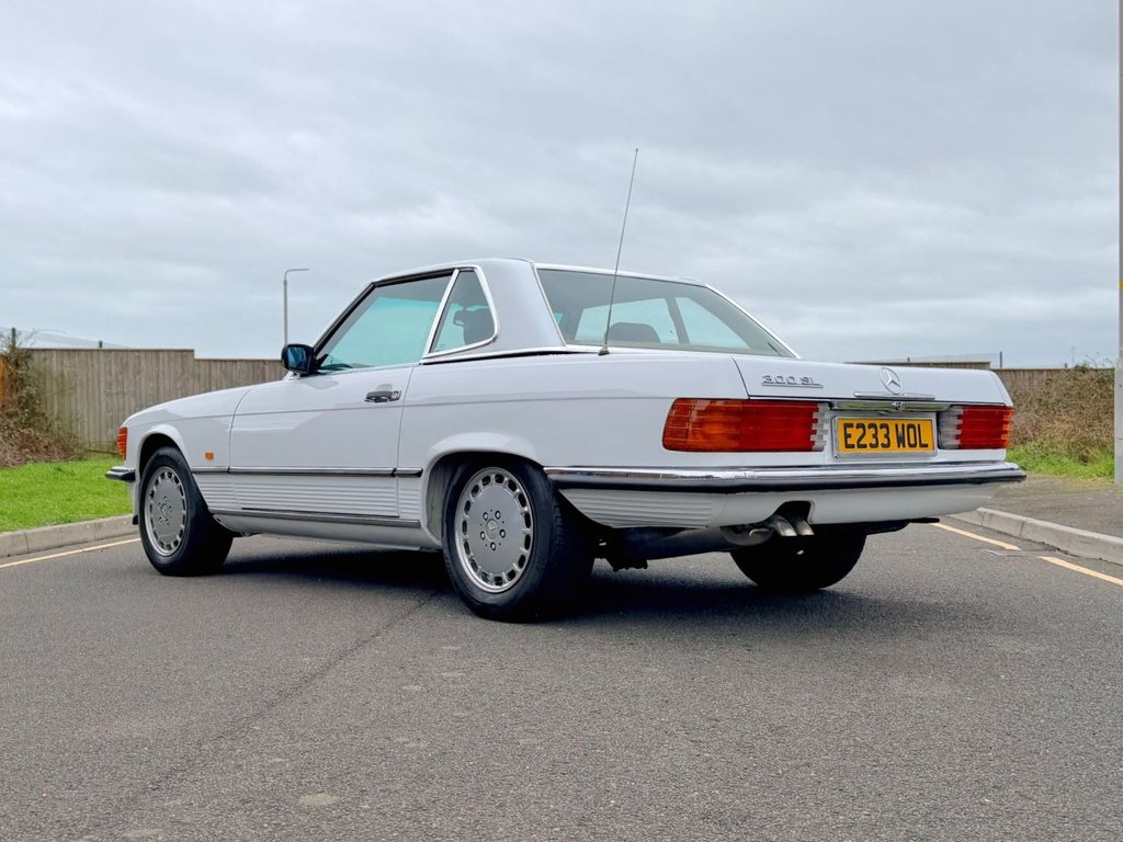 USED 1987 E MERCEDES-BENZ SL 300 R107 // 3.0L // 2d Convertible // AUTO // 188 BHP // px swap 