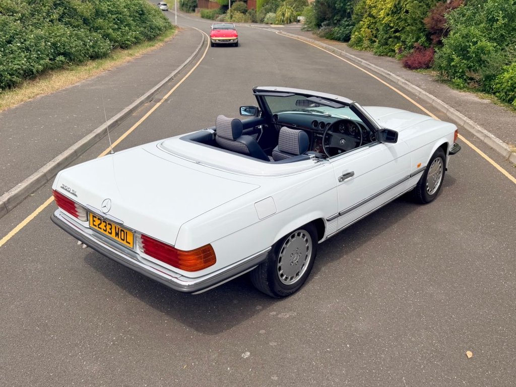 USED 1987 E MERCEDES-BENZ SL 300 R107 // 3.0L // 2d Convertible // AUTO // 188 BHP // px swap 