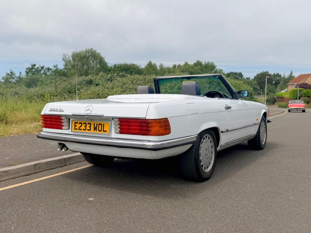 USED 1987 E MERCEDES-BENZ SL 300 R107 // 3.0L // 2d Convertible // AUTO // 188 BHP // px swap 