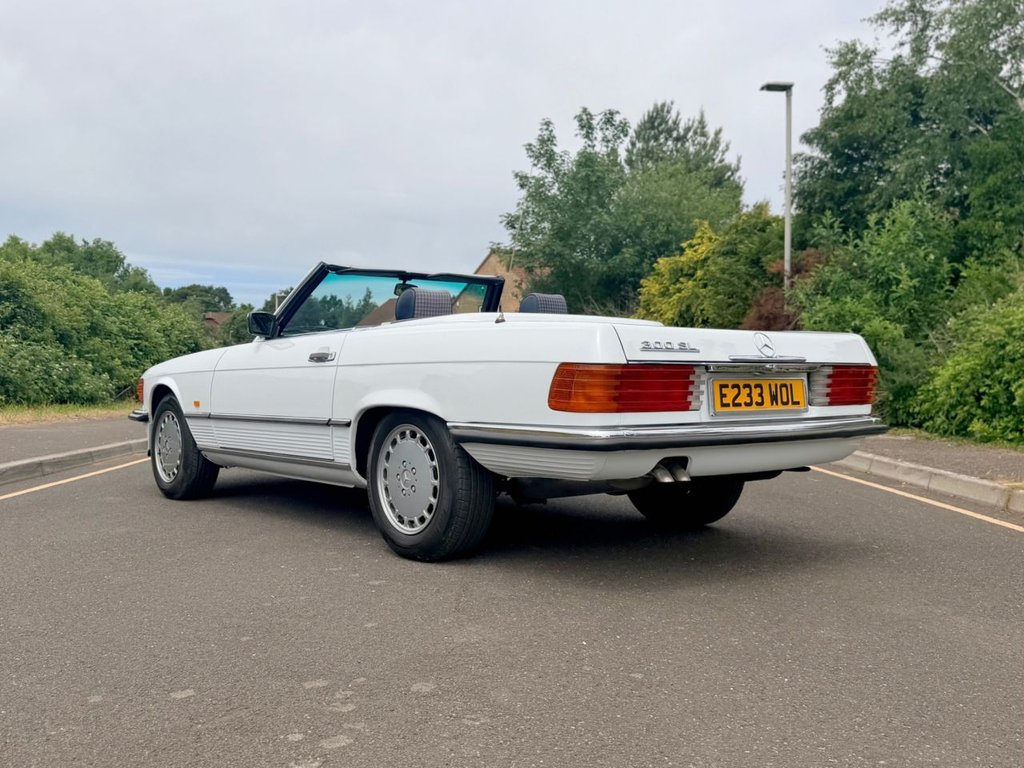 USED 1987 E MERCEDES-BENZ SL 300 R107 // 3.0L // 2d Convertible // AUTO // 188 BHP // px swap 