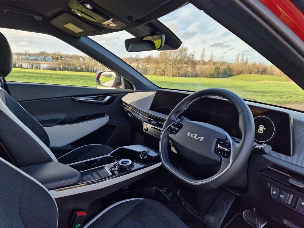 USED 2022 72 KIA EV6 77.4kWh GT-Line Hatchback 5dr Electric Auto AWD (320 bhp) FINANCE AVAILABLE