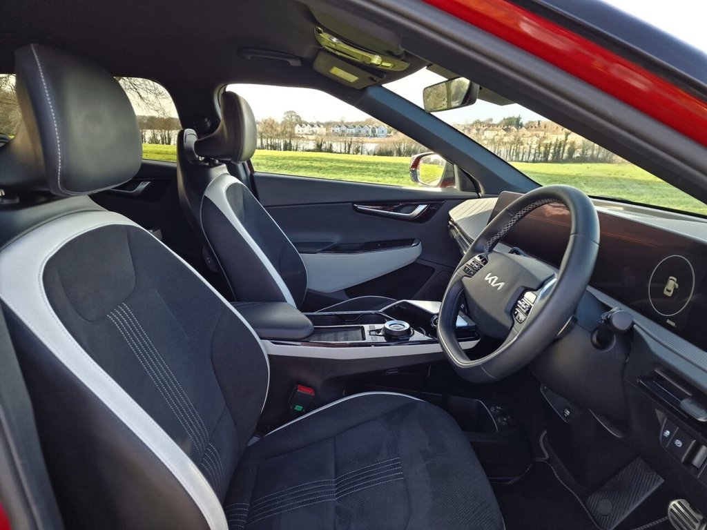 USED 2022 72 KIA EV6 77.4kWh GT-Line Hatchback 5dr Electric Auto AWD (320 bhp) FINANCE AVAILABLE