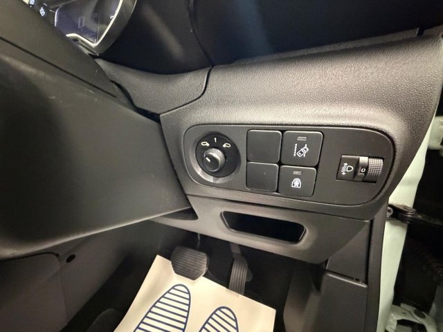 2017 CITROEN C3 1.2 PureTech Flair Hatchback 5dr Petrol EAT6 Euro 6 (s/s) (110 ps) - Photo 12