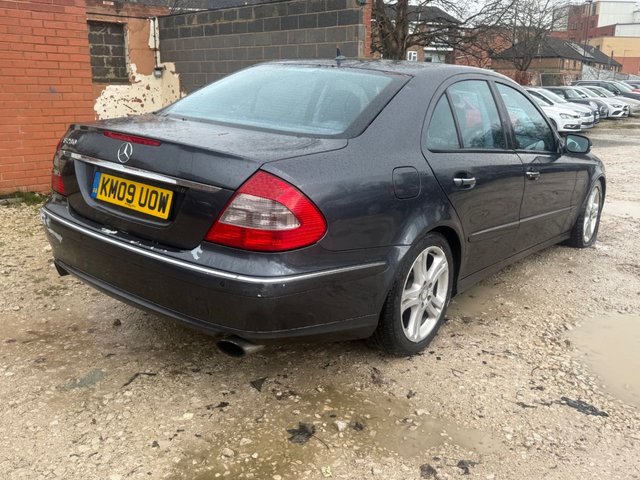 2009 Mercedes-Benz E-Class 3L Avantgarde 4dr - Photo 4