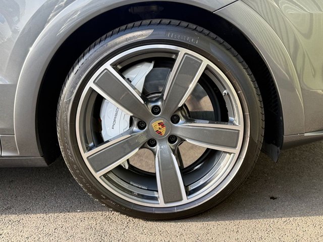 2019 PORSCHE CAYENNE 4.0T V8 GPF Turbo SUV 5dr Petrol TiptronicS 4WD Euro 6 (s/s) (550 ps) - Photo 11