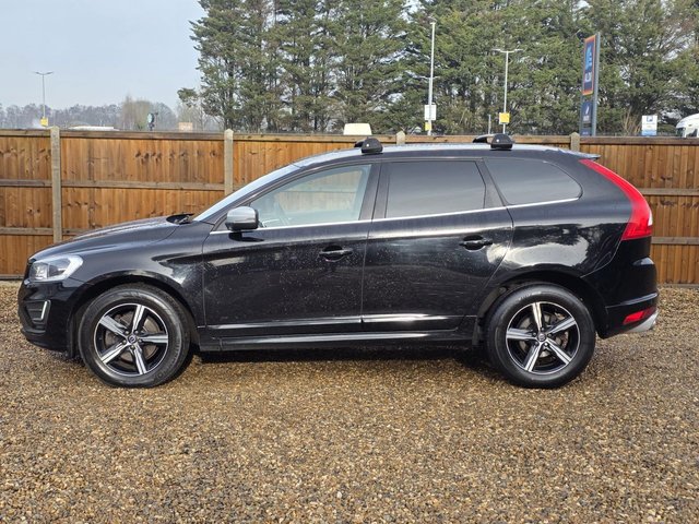 2017 VOLVO XC60 - Photo 2