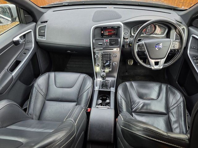 2017 VOLVO XC60 - Photo 9