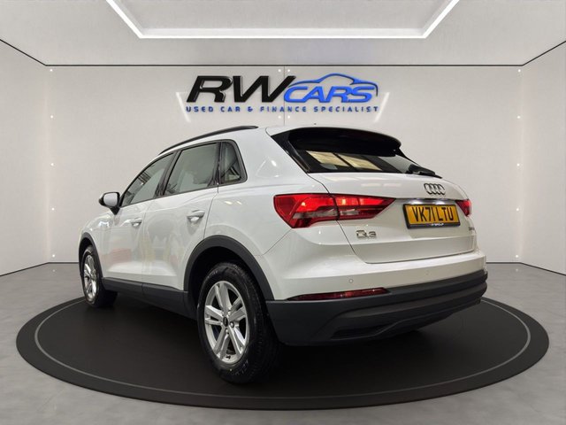 2021 Audi Q3 1.5L Technik 5dr - Photo 3
