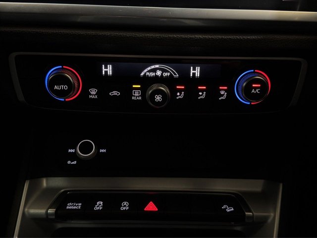 2021 Audi Q3 1.5L Technik 5dr - Photo 12