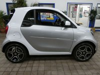 USED 2021 71 SMART FORTWO 17.6kWh Premium Coupe 2dr Electric Auto (22kW Charger) (82 ps) GENUINE LOW MILES SUNROOF HEATED SEATS PARKING SENSORS 1 OWNER SERVICE HISTORY WARRANTY