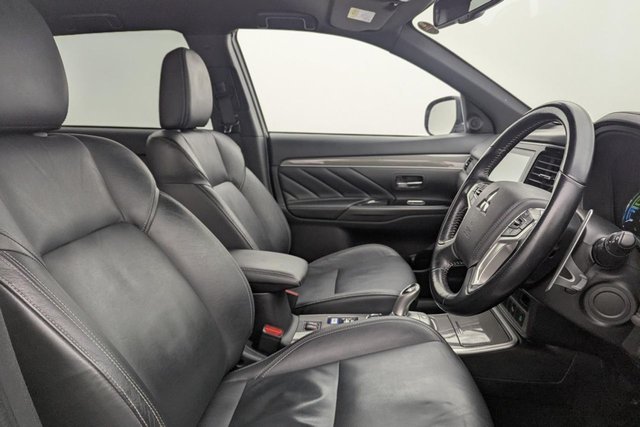 2020 Mitsubishi Outlander 2.4L Dynamic 5dr - Photo 3