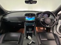 USED 2020 70 JAGUAR F-PACE 2.0 P250i Chequered Flag SUV 5dr Petrol Auto AWD Euro 6 (s/s) (250 ps) PANORAMIC GLASS ROOF + HEATED STEERING WHEEL + REVERSING CAMERA
