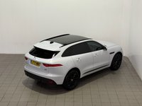 USED 2020 70 JAGUAR F-PACE 2.0 P250i Chequered Flag SUV 5dr Petrol Auto AWD Euro 6 (s/s) (250 ps) PANORAMIC GLASS ROOF + HEATED STEERING WHEEL + REVERSING CAMERA