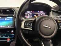 USED 2020 70 JAGUAR F-PACE 2.0 P250i Chequered Flag SUV 5dr Petrol Auto AWD Euro 6 (s/s) (250 ps) PANORAMIC GLASS ROOF + HEATED STEERING WHEEL + REVERSING CAMERA