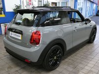 USED 2021 71 MINI Electric Hatch Cooper SE 32.6kWh Level 3 Hatchback 3dr Electric Auto (184 ps) BIG SPEC HEAD UP DISPLAY SAT NAV HEATED LEATHER INTERIOR REAR VIEW CAMERA CRUISE CONTROL PARKING SENSORS 1 OWNER SERVICE HISTORY WARRANTY