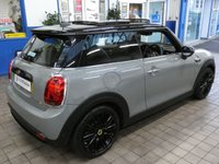 USED 2021 71 MINI Electric Hatch Cooper SE 32.6kWh Level 3 Hatchback 3dr Electric Auto (184 ps) BIG SPEC HEAD UP DISPLAY SAT NAV HEATED LEATHER INTERIOR REAR VIEW CAMERA CRUISE CONTROL PARKING SENSORS 1 OWNER SERVICE HISTORY WARRANTY
