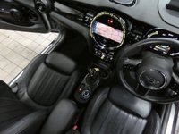 USED 2021 71 MINI Electric Hatch Cooper SE 32.6kWh Level 3 Hatchback 3dr Electric Auto (184 ps) BIG SPEC HEAD UP DISPLAY SAT NAV HEATED LEATHER INTERIOR REAR VIEW CAMERA CRUISE CONTROL PARKING SENSORS 1 OWNER SERVICE HISTORY WARRANTY