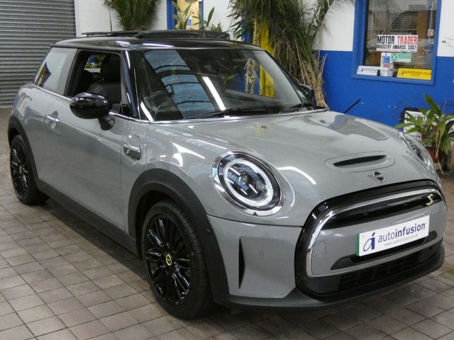 2021 71 MINI Electric Hatch Cooper SE 32.6kWh Level 3 Hatchback 3dr Electric Auto (184 ps)