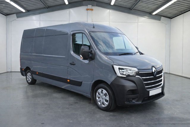 2023 RENAULT MASTER