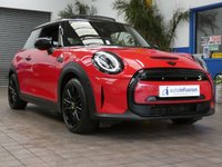 USED 2022 22 MINI Electric Hatch Cooper SE 32.6kWh Level 3 Hatchback 3dr Electric Auto (184 ps) BIG SPEC HEAD UP DISPLAY SAT NAV HEATED LEATHER INTERIOR REAR VIEW CAMERA CRUISE CONTROL PARKING SENSORS 1 OWNER SERVICE HISTORY WARRANTY