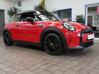 USED 2022 22 MINI Electric Hatch Cooper SE 32.6kWh Level 3 Hatchback 3dr Electric Auto (184 ps) BIG SPEC HEAD UP DISPLAY SAT NAV HEATED LEATHER INTERIOR REAR VIEW CAMERA CRUISE CONTROL PARKING SENSORS 1 OWNER SERVICE HISTORY WARRANTY
