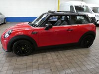 USED 2022 22 MINI Electric Hatch Cooper SE 32.6kWh Level 3 Hatchback 3dr Electric Auto (184 ps) BIG SPEC HEAD UP DISPLAY SAT NAV HEATED LEATHER INTERIOR REAR VIEW CAMERA CRUISE CONTROL PARKING SENSORS 1 OWNER SERVICE HISTORY WARRANTY